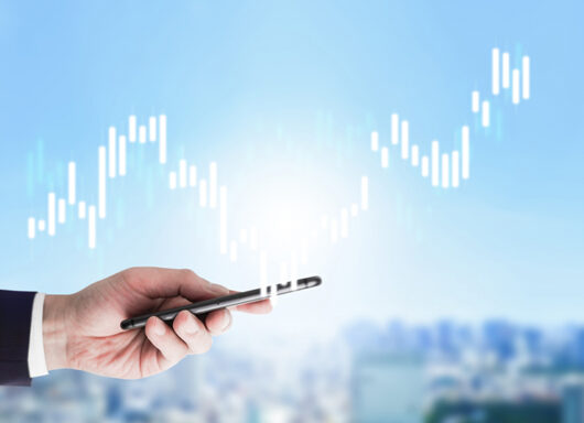 株の売り時の見極めポイント4つや注意点、分析ツールを解説