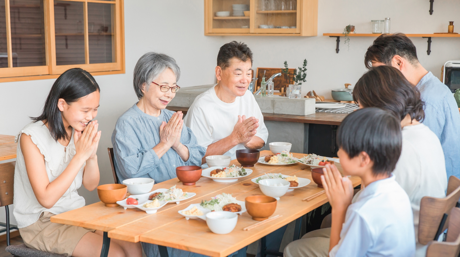 3世代で家族団欒の様子